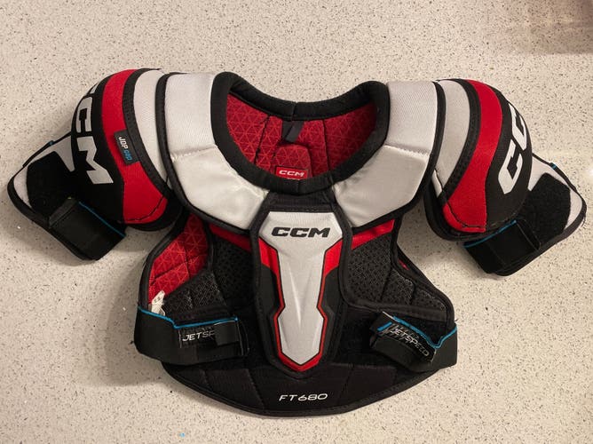 CCM JetSpeed FT680 Junior Shoulder Pads (Used)