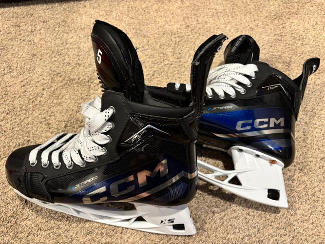 CCM JetSpeed FT6 Pro Hockey Skates Regular Width Pro Stock 9.5 (New)