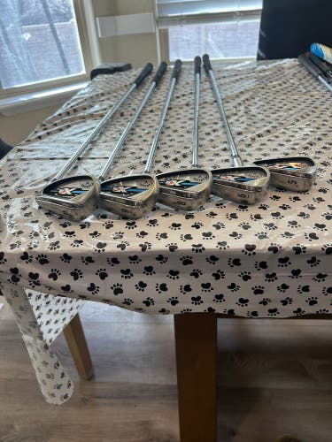 2016 Callaway XR OS Callaway XR OS set of 5 irons come with 5,6,8,9,PW speedstep 80 shaft R-flex rig