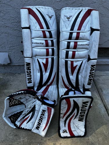 31+1" Vaughn Velocity V5 7260 Regular Goalie Full Set (Used)