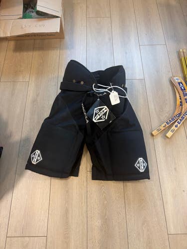 Tackla Pro DX Hockey Pants – Senior Medium – NEW w/ Tags