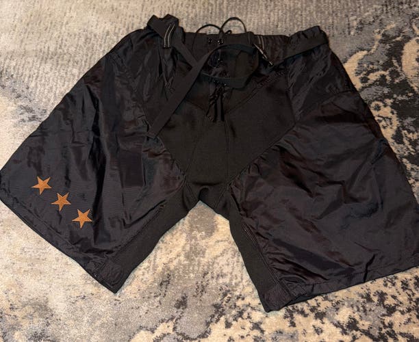 Size Large Pro Stock Washington Capitals Reverse Retro Bauer Nexus Girdle/Pant Shell Black #4