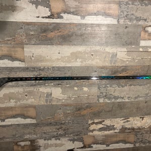 Senior Bauer Twitch Right Handed Hockey Stick P88 77 Flex (New)