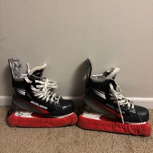 2022 Bauer Vapor X3 Hockey Skates Regular Width Size 5.5 (Used)