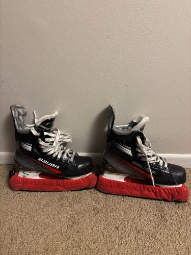 2022 Bauer Vapor X3 Hockey Skates Regular Width Size 5.5 (Used)