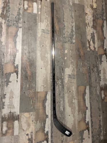 Senior Bauer Vapor Hyperlite 2 Right Handed Hockey Stick P88 77 Flex (New)