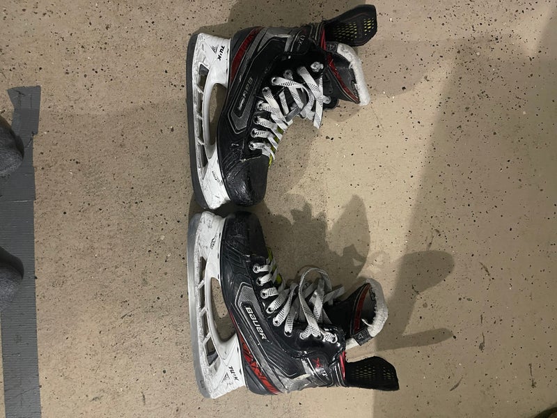 Bauer Vapor XLTX Pro Hockey Skates Regular Width Size 4 (Used)