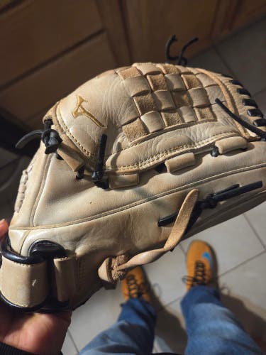 Mizuno RH MVP Prime Softball Glove 12" (Used)