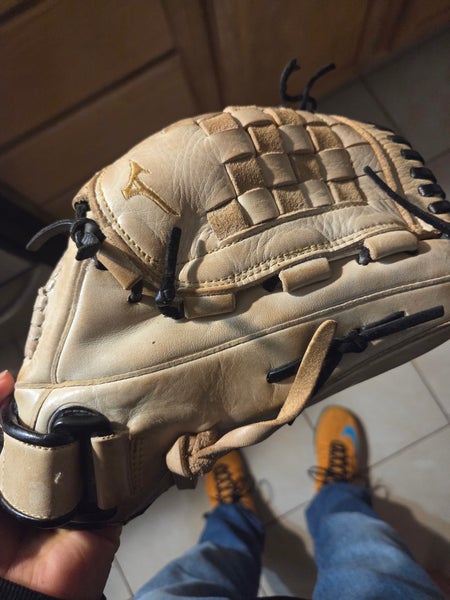 Mizuno RH MVP Prime Softball Glove 12" (Used)