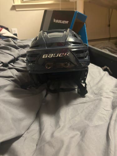 Medium Bauer Re-Akt 155 Helmet (Used)