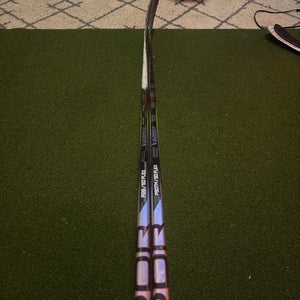 Junior Bauer Vapor Hyperlite 2 Left Hand Hockey Stick 50 Flex (Used)