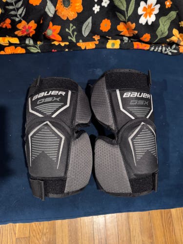 Bauer GSX Knee Guard Junior