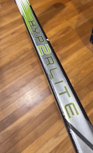 Intermediate Bauer Hyperlite 2 Regular Goalie Stick 23" Paddle (Used)