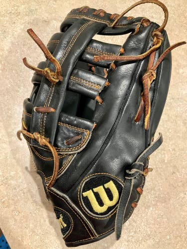 Wilson A2000 ELO RH Outfield Baseball Glove 12.75" (Used)