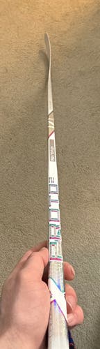 Only used on basement synthetic ice-NEVER CUT- Senior Bauer Proto2 Hockey Stick P92 70 Flex
