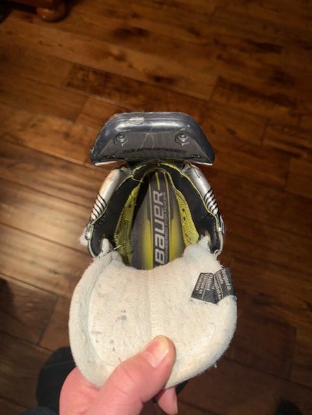 Bauer Supreme M5 Pro Hockey Skates Regular Width Size 3.5 (Used)