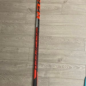 Senior CCM JetSpeed Right Handed Hockey Stick P28 75 Flex (New)