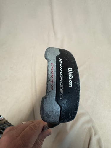 Men's Wilson harmonized Chipper 32 deg Right Handed Wedge Wedge Flex Steel Shaft (Used)