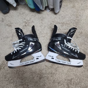 2024 True Catalyst 9X4 Hockey Skates Regular Width 10 (Used)