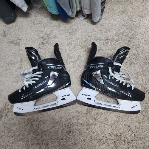 2024 True Catalyst 9X4 Hockey Skates Regular Width 10 (Used)