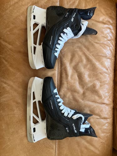2025 True SVH Custom Hockey Skates - used once