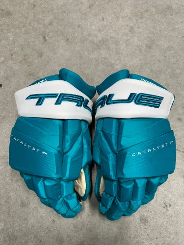 14” True Catalyst 9X San Jose Sharks Pro Stock Gloves Pro Stock (New) NHL