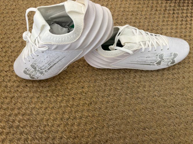 Unisex Size M 10.5 (W 11.5) Under Armour Blur Smoke 2.0 Mid Top Molded Cleats (New)