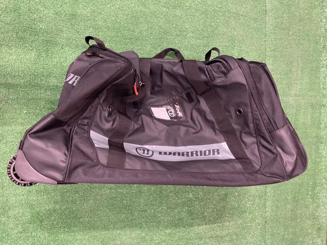 NEW Warrior Wheeled Hockey Bag (L36" W20" H17")