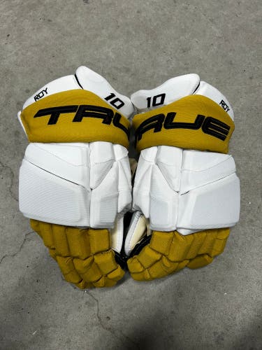 15” True Catalyst 9X Vegas Golden Knights Nicolas Roy Pro Stock Gloves Pro Stock (New) NHL