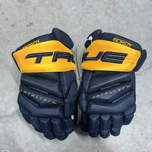 13.5 True Catalyst 9X Nashville Predators  Pro Stock Gloves Pro Stock (New) NHL
