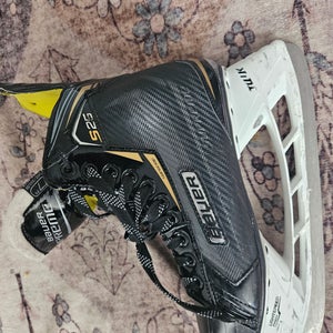 Bauer Supreme S25 ice hockey skates size 7 R