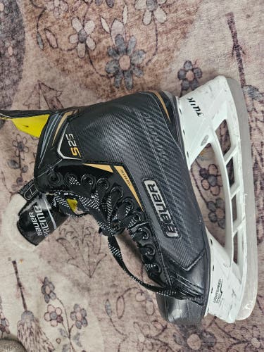 Bauer Supreme S25 ice hockey skates size 7 R