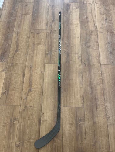 Senior Bauer Pulse Right Handed Hockey Stick P92 70 Flex (New)