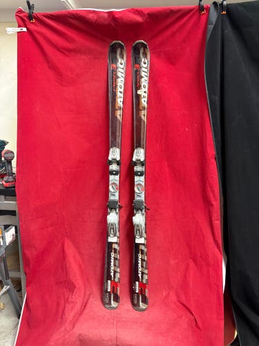 Skis: Atomic C-Series 3 skis, 158cm. Bindings: Marker, binding Range: 260-365mm