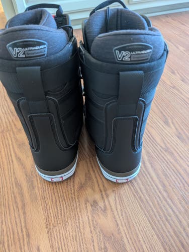 Brand New Vans Hi-Standard Pro Snowboard Boots – Men’s 7.5