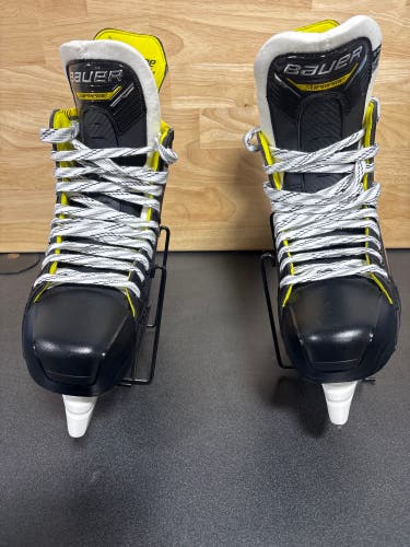 2022 Bauer Supreme M4 Hockey Skates Regular Width 13 (New) Fit 2
