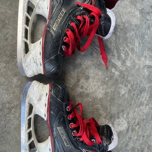 Bauer Vapor XLTX Hockey Skates Size 2.5 (Used)