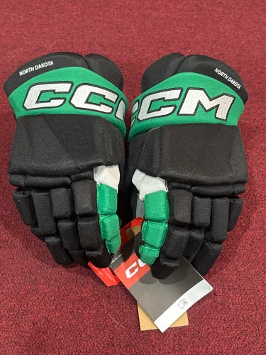 CCM Tacks XF Pro Gloves 14" Pro Stock (New) Item#NDXF14