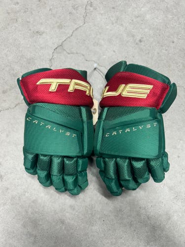 13.5 True Catalyst 9X Minnesota Wild Pro Stock Gloves Pro Stock (New) NHL