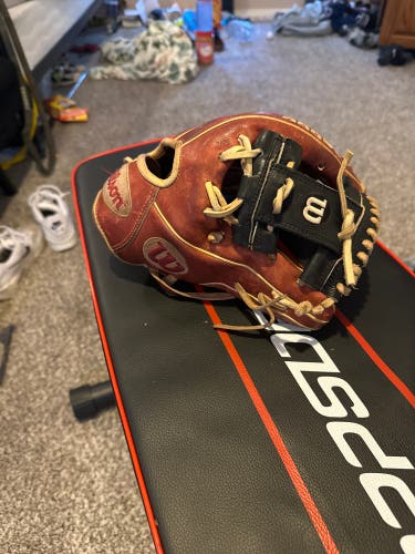 Wilson A2000 RH Infield Baseball Glove 11.5" (Used)