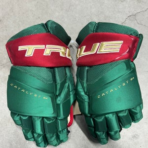15” True Catalyst 9X Minnesota Wild  Pro Stock Gloves Pro Stock (New) NHL