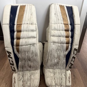 34" 2015 CCM Extreme Flex II Goalie Leg Pads Pro Stock (Used)