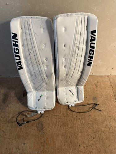 28" Vaughn Velocity V6 Goalie Leg Pads (Used)