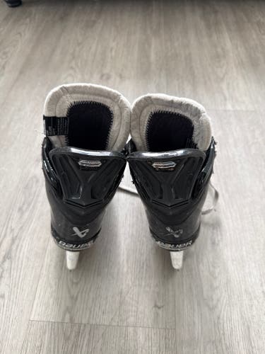 2024 Bauer Supreme Shadow Hockey Skates Narrow Width Size 5.5 (Used)