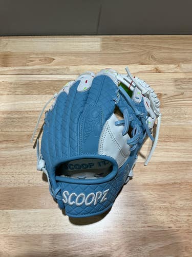 Used SCOOPZ ICE CREAM GLOVE BB/SB Glove RH Throw 11 1/2" 11628-S000184966