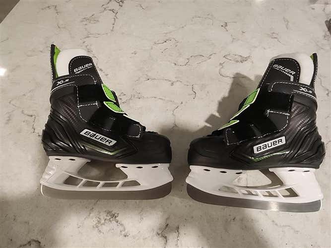 Bauer Hockey Skates Regular Width Y6 (Used)