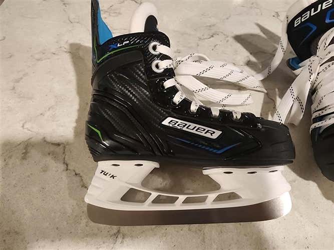 Bauer XLP Hockey Skates Regular Width 8 (Used)