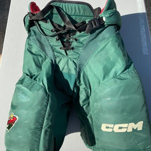 Wild Senior Medium CCM HP45X Hockey Pants Pro Stock Medium (Used) 8457