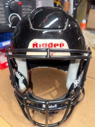 USED RIDDELL FLEX ADULT HELMET - MEDIUM - METALLIC BLACK WITH CARDINAL FLAKE