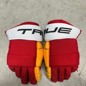 14” True Catalyst 9X Pro Calgary Flames Gloves Pro Stock (New) NHL